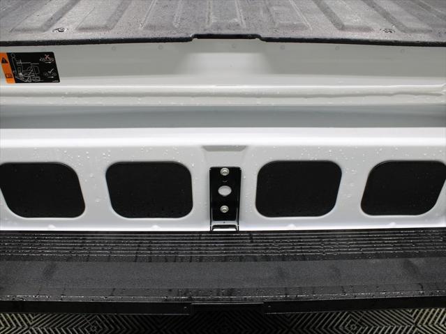 Photo of 2024 Summit White GMC Sierra 1500