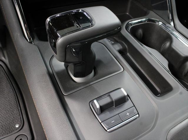 Photo of 2024 Summit White GMC Sierra 1500