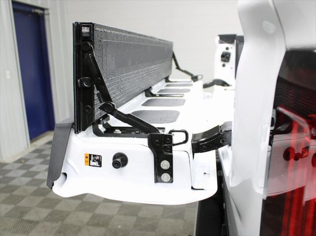 Photo of 2024 Summit White GMC Sierra 1500