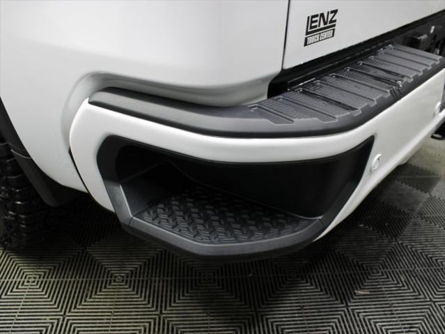 Photo of 2024 Summit White GMC Sierra 1500