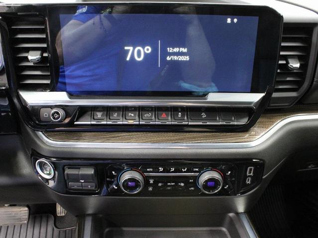 Photo of 2024 Black Chevrolet Silverado 2500