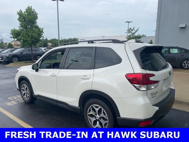 Photo of 2021 Crystal White Pearl Subaru Forester