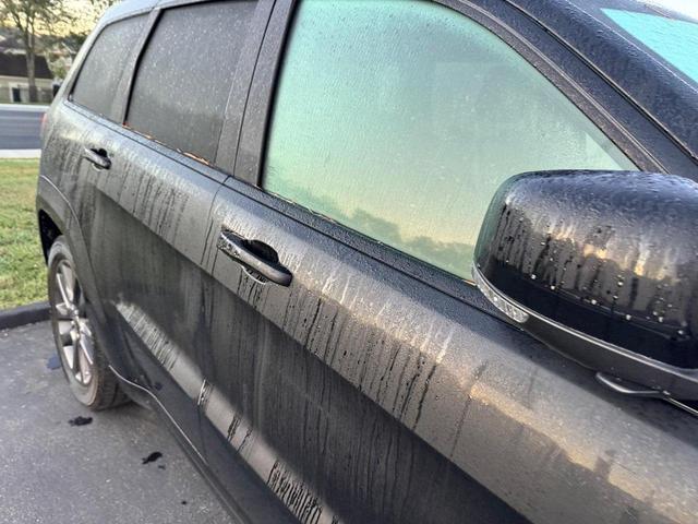Photo of 2019 Diamond Black Crystal Pearlcoat Jeep Grand Cherokee