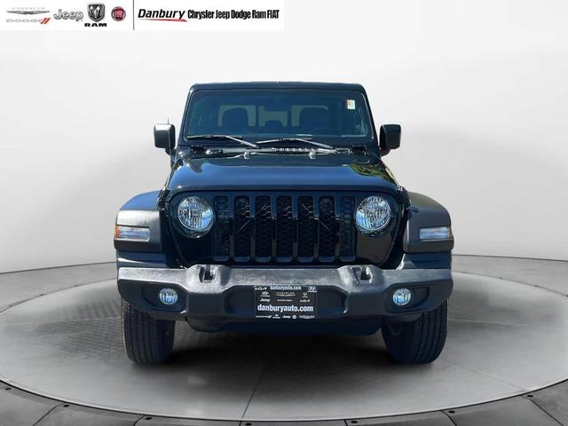 Photo of 2020 Black Clearcoat Jeep Gladiator