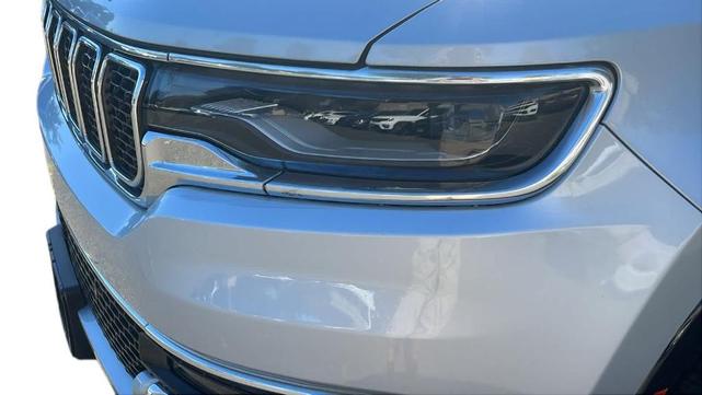 Photo of 2022 Silver Zynith Jeep Wagoneer