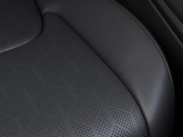 Photo of 2025 Ivory Silver Kia Carnival