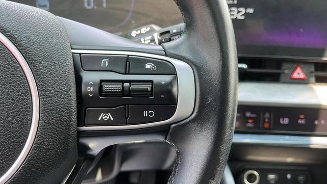 Photo of 2023 Sapphire Blue Kia Sportage