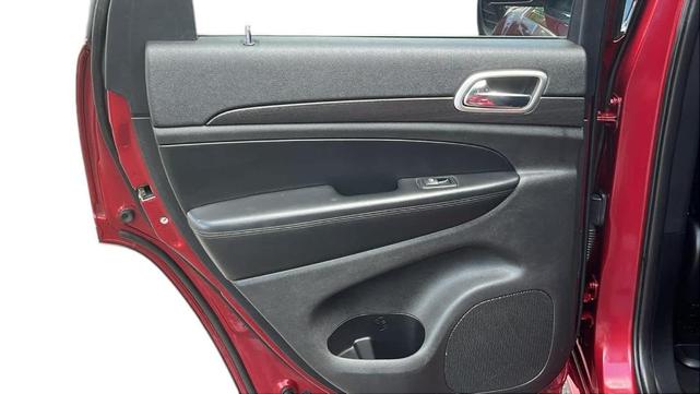 Photo of 2015 Deep Cherry Red Crystal Pearlcoat Jeep Grand Cherokee