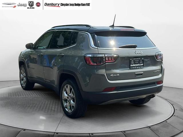 Photo of 2022 Sting Gray Clearcoat Jeep Compass