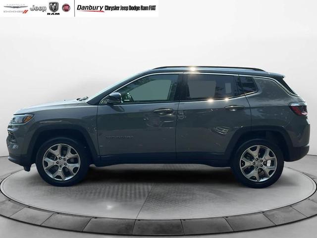 Photo of 2022 Sting Gray Clearcoat Jeep Compass