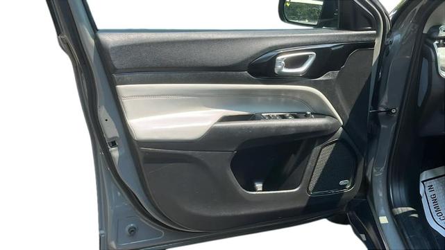 Photo of 2022 Sting Gray Clearcoat Jeep Compass