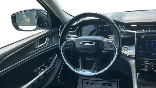 Photo of 2022 Bright White Clearcoat Jeep Grand Cherokee L