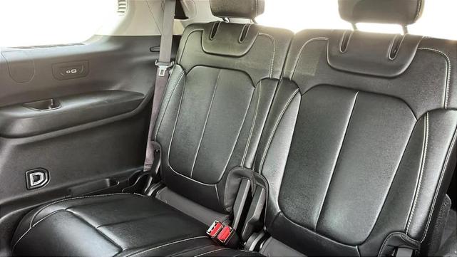Photo of 2022 Bright White Clearcoat Jeep Grand Cherokee L