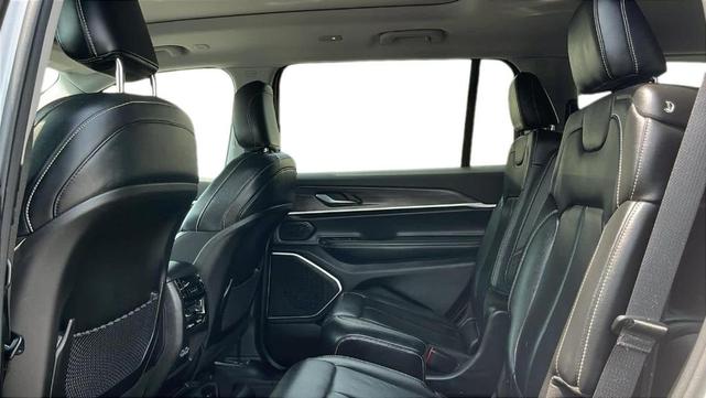 Photo of 2022 Bright White Clearcoat Jeep Grand Cherokee L