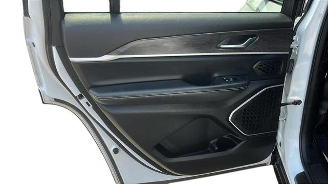 Photo of 2022 Bright White Clearcoat Jeep Grand Cherokee L