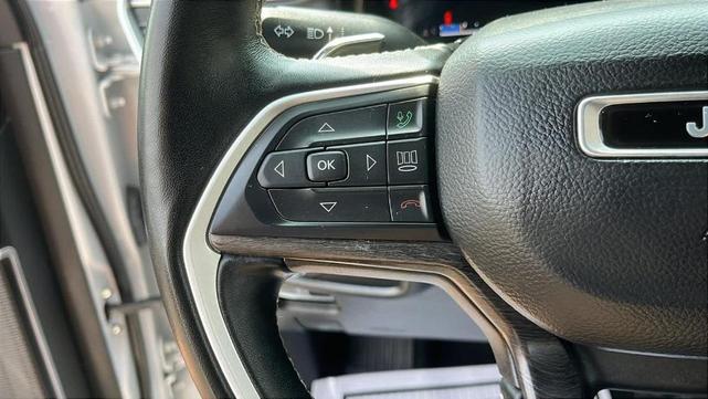 Photo of 2022 Bright White Clearcoat Jeep Grand Cherokee L