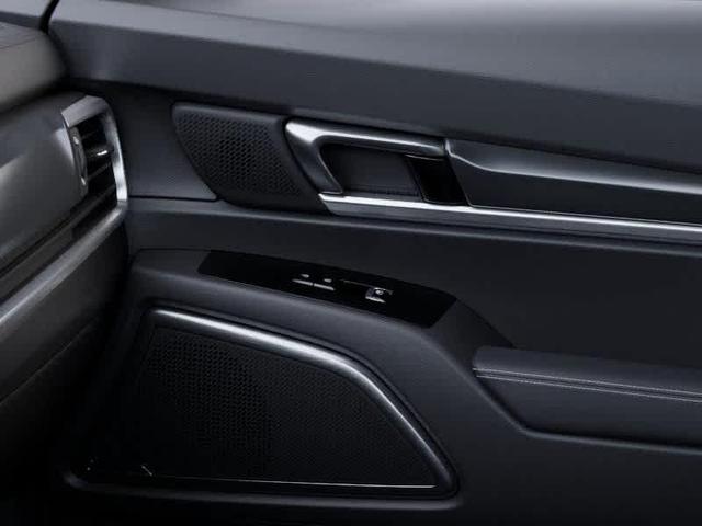 Photo of 2025 Ebony Black Kia Telluride