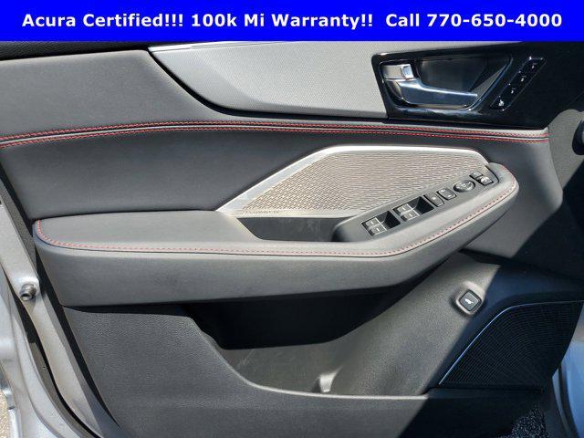 Photo of 2023 Lunar Silver Metallic Acura MDX