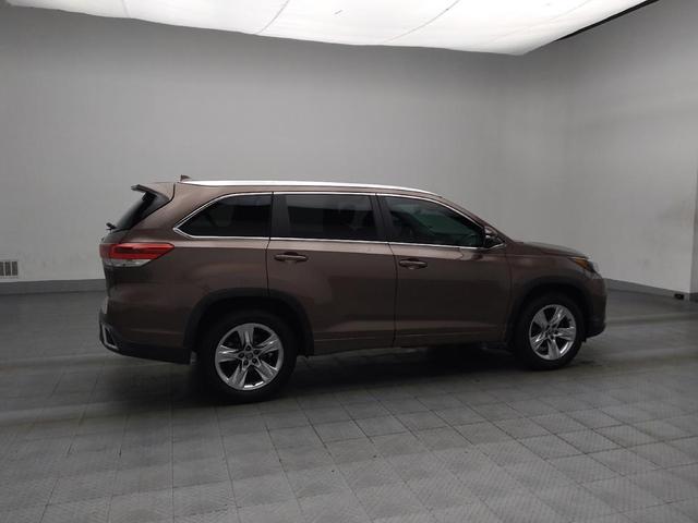 Photo of 2018 Toasted Walnut Pearl Toyota Highlander