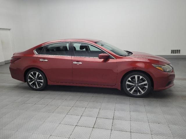 Photo of 2017 Red Nissan Altima