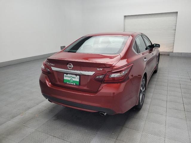 Photo of 2017 Red Nissan Altima