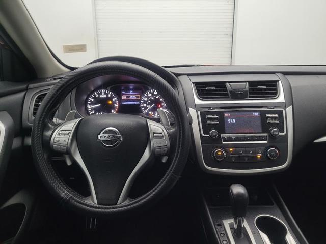 Photo of 2017 Red Nissan Altima