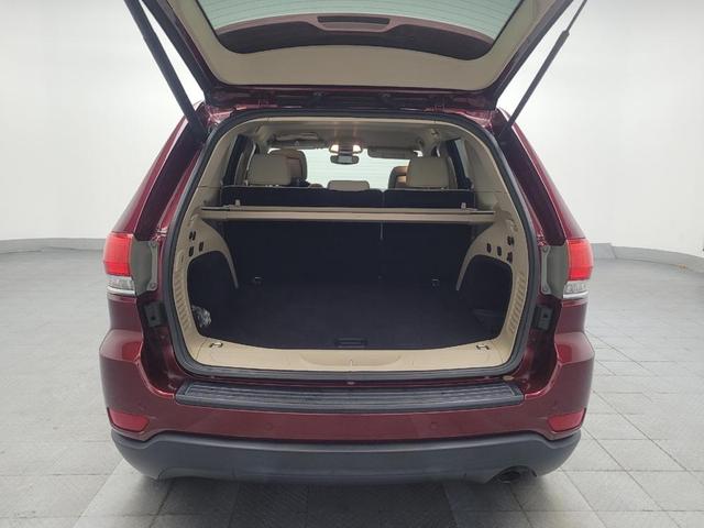 Photo of 2017 Velvet Red Pearlcoat Jeep Grand Cherokee