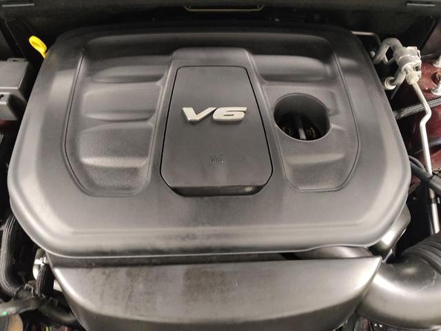 Photo of 2017 Velvet Red Pearlcoat Jeep Grand Cherokee