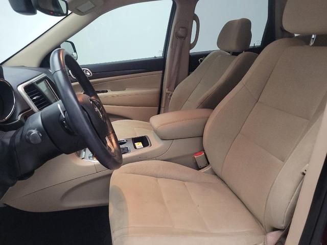 Photo of 2017 Velvet Red Pearlcoat Jeep Grand Cherokee