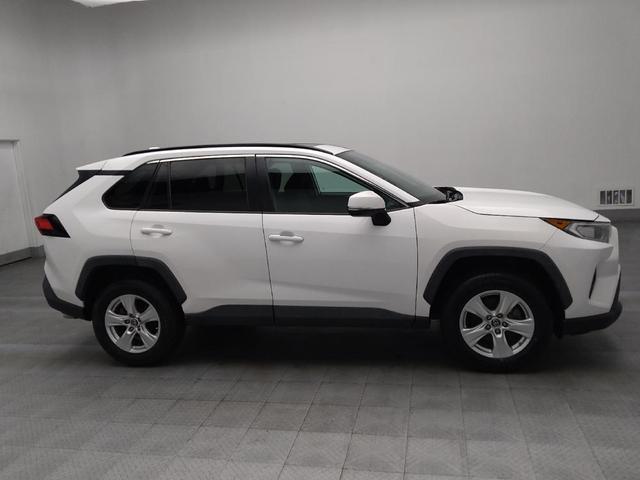 Photo of 2019 Super White Toyota RAV4