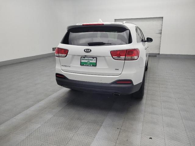 Photo of 2016 Snow White Pearl Kia Sorento