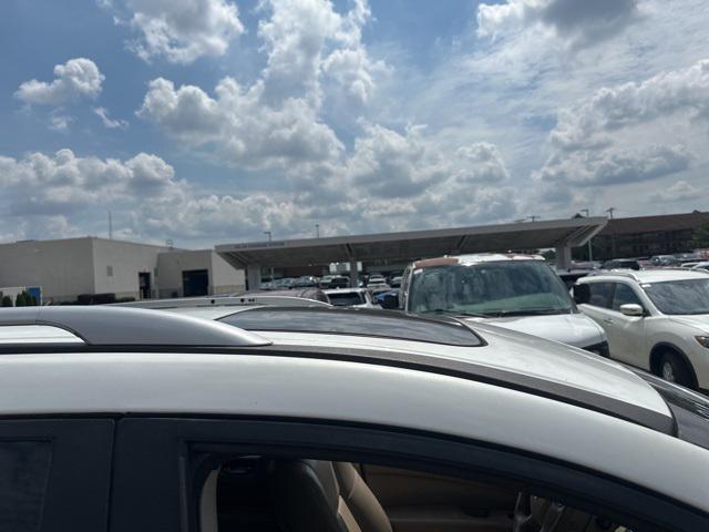 Photo of 2014 Moonlight White Nissan Pathfinder