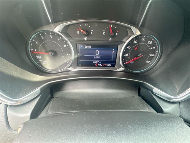 Photo of 2021 Silver Ice Metallic Chevrolet Equinox
