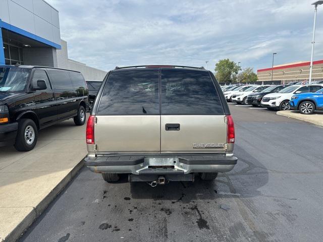 Photo of 1999 Light Pewter Metallic Chevrolet Tahoe