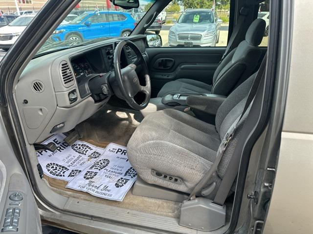Photo of 1999 Light Pewter Metallic Chevrolet Tahoe