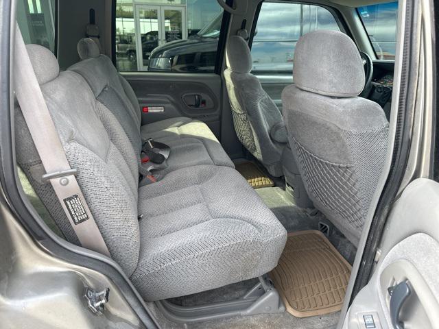 Photo of 1999 Light Pewter Metallic Chevrolet Tahoe