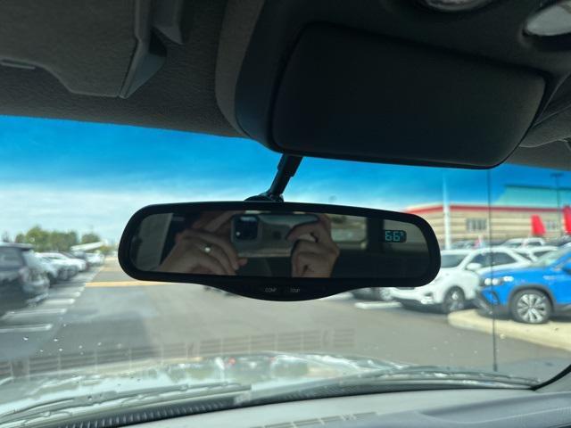 Photo of 1999 Light Pewter Metallic Chevrolet Tahoe