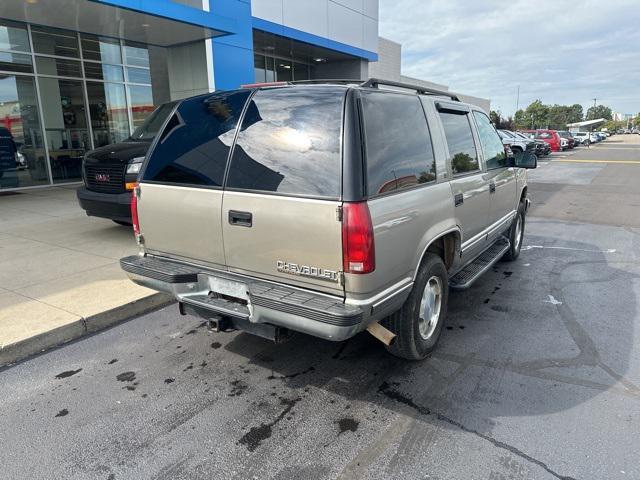 Photo of 1999 Light Pewter Metallic Chevrolet Tahoe