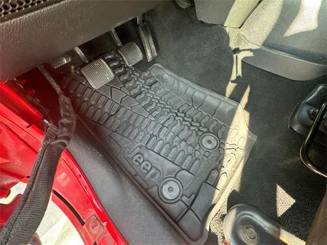 Photo of 2014 Flame Red Clearcoat Jeep Wrangler Unlimited