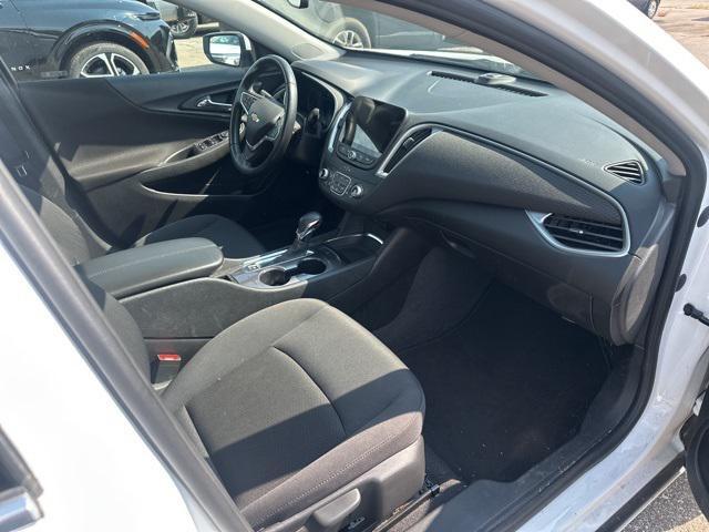 Photo of 2022 Summit White Chevrolet Malibu