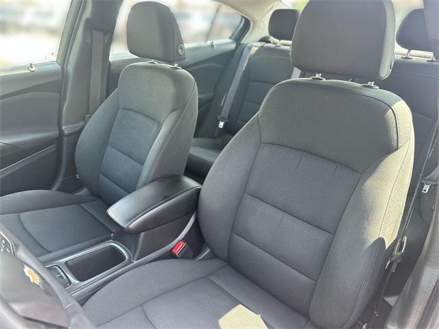 Photo of 2016 Blue Ray Metallic Chevrolet Cruze