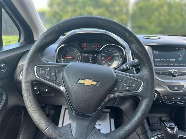Photo of 2016 Blue Ray Metallic Chevrolet Cruze