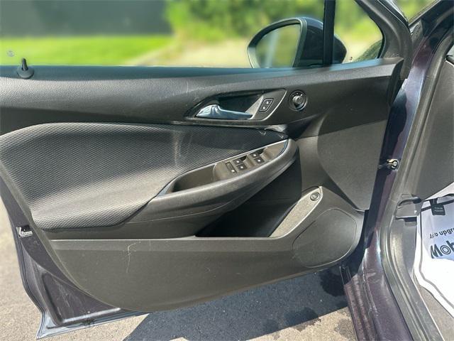 Photo of 2016 Blue Ray Metallic Chevrolet Cruze
