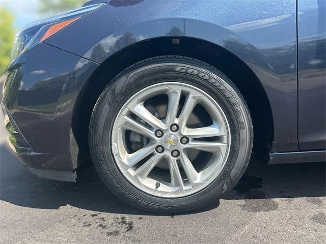 Photo of 2016 Blue Ray Metallic Chevrolet Cruze
