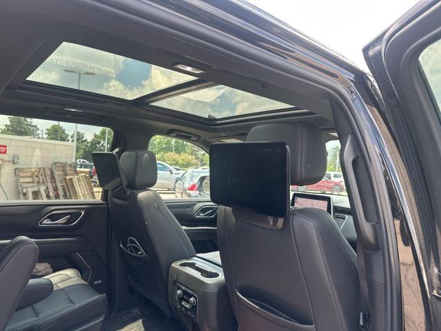 Photo of 2021 Black Chevrolet Suburban
