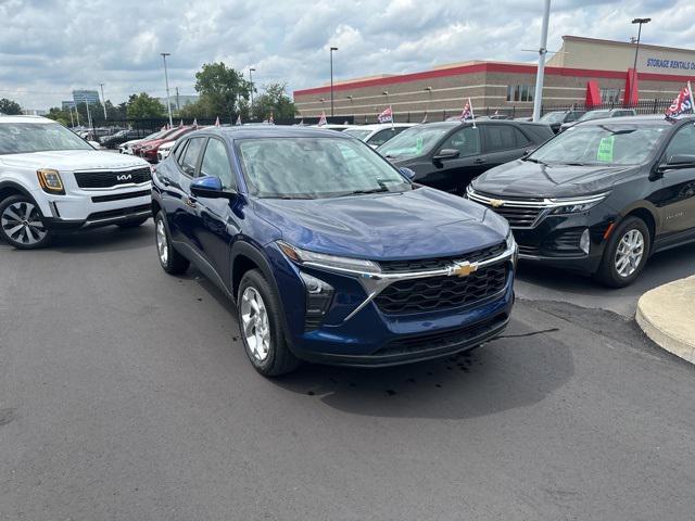 Photo of 2024 Blue Glow Metallic Chevrolet Trax