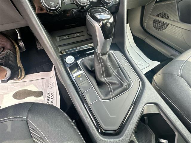 Photo of 2024 Pure White Volkswagen Taos