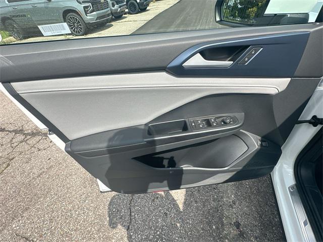 Photo of 2024 Pure White Volkswagen Taos