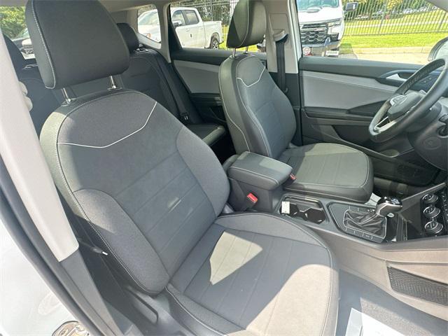 Photo of 2024 Pure White Volkswagen Taos