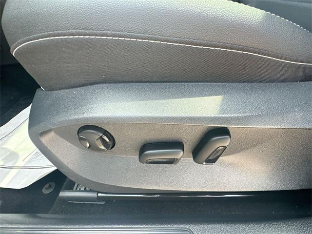 Photo of 2024 Pure White Volkswagen Taos